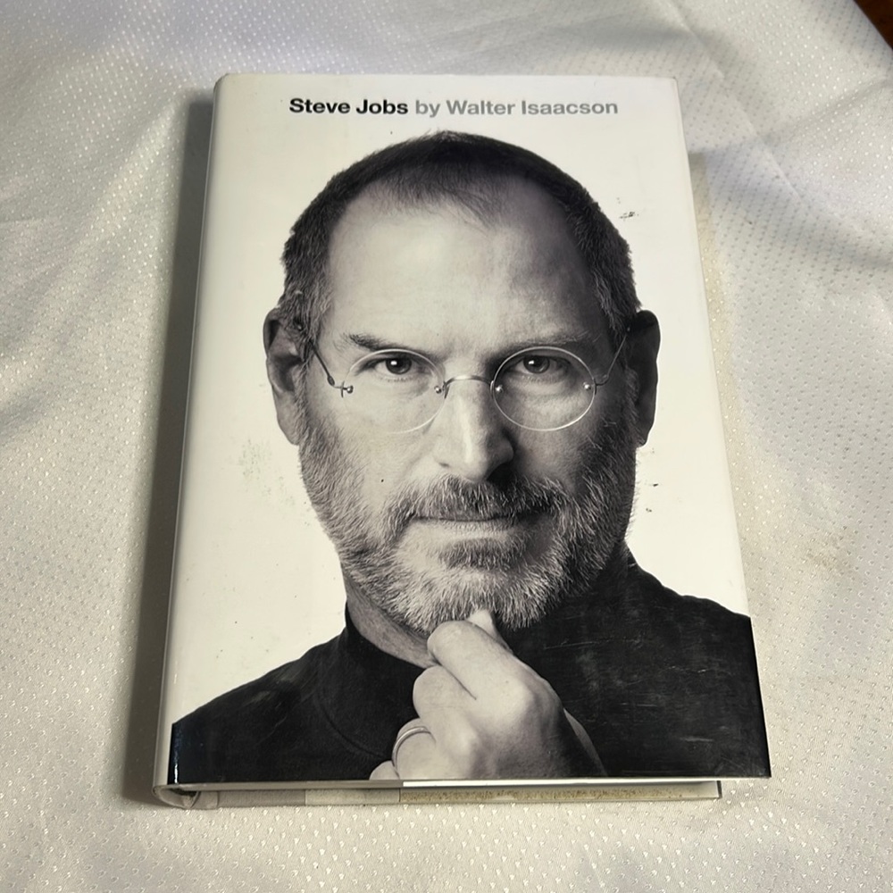 Steve Jobs Book by Walter Isaacson Hardcover Best Seller Bio Apple Macintosh